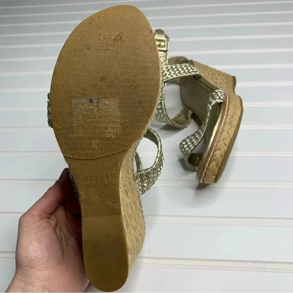 Stuart Weitzman Alex Crochet Wedge Sandal in Gold - Picture 5 of 10
